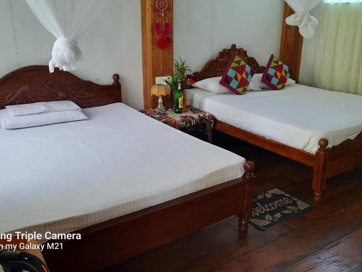 Ruk Sewana Villa Tree House Szigirija Kültér fotó